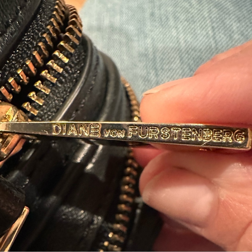 DIANE VON FURSTENBERG CROSSBODY PURSE ANIMAL PRINTER LEATHER - Picture 12 of 14